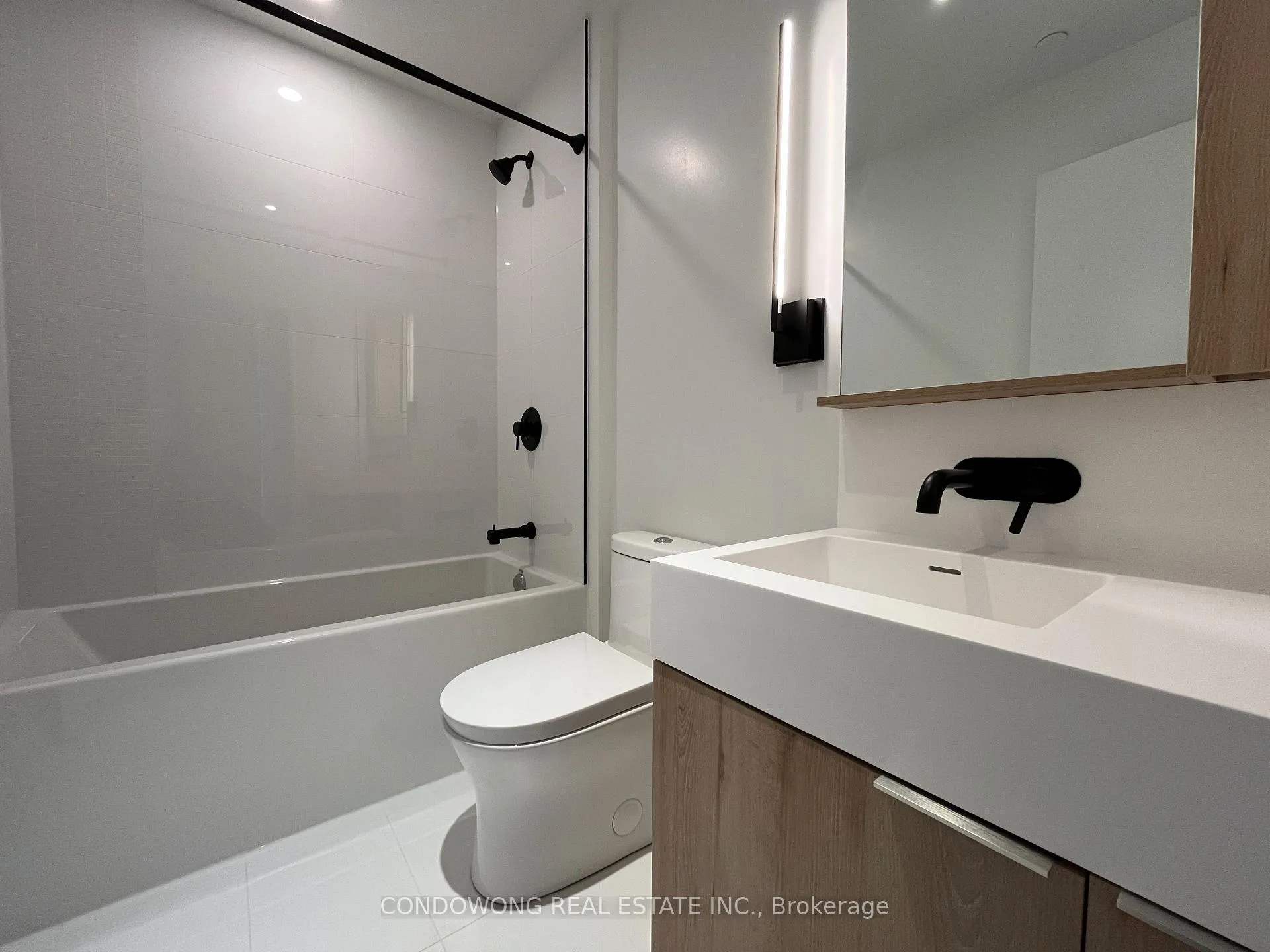 Photo 11 of Unit 1408, 117 Broadway Avenue, Toronto, Mount Pleasant West — HOMEH