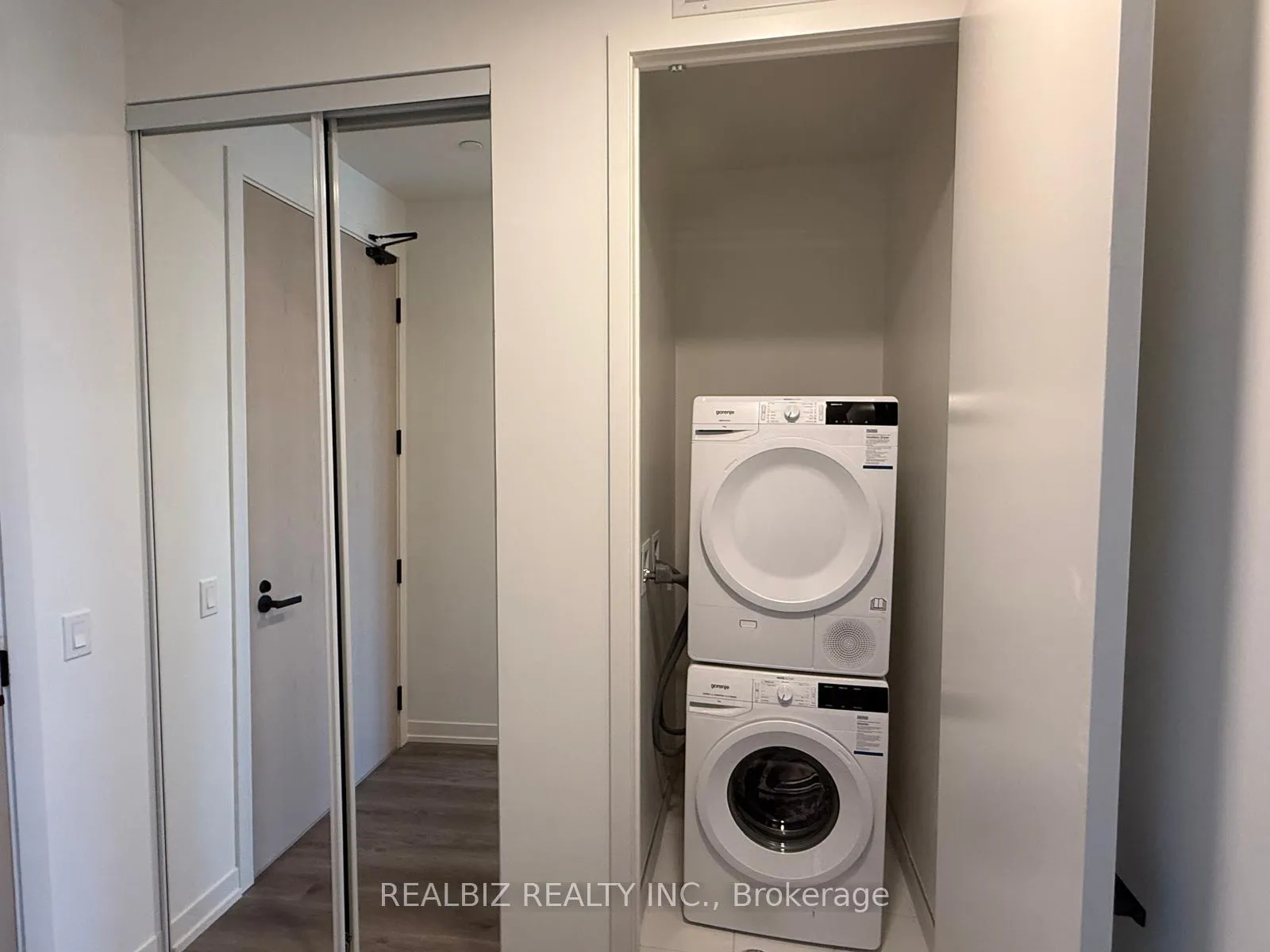 Photo 17 of Unit 105, 28 Interchange Way, Vaughan, Vaughan Corporate Centre — HOMEH