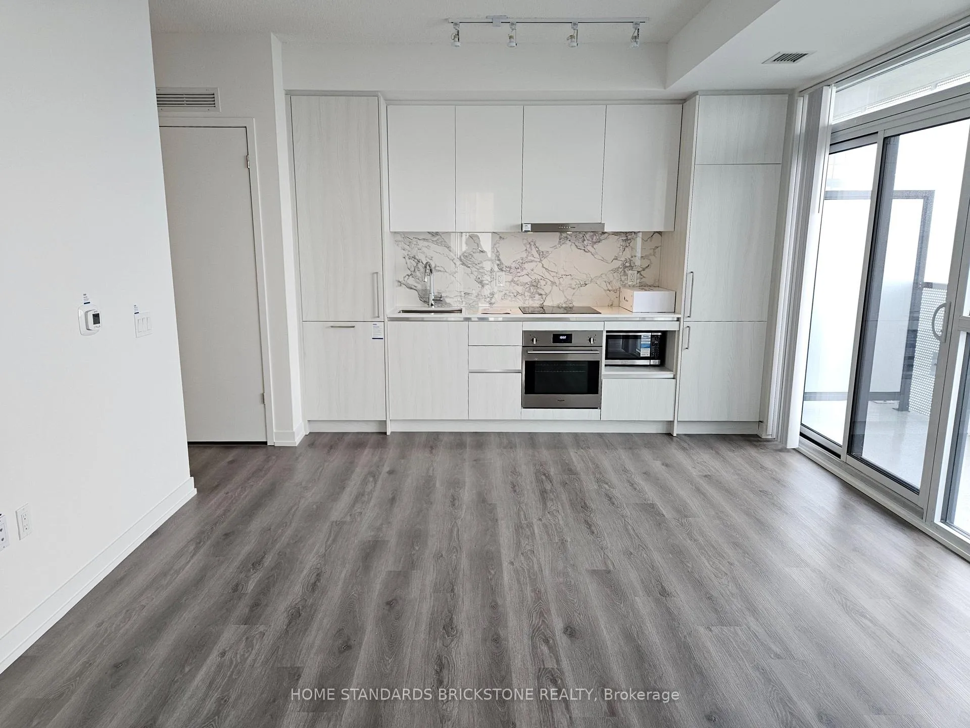 Photo 3 of Unit 3909, 225 Commerce Street, Vaughan, Vaughan Corporate Centre — HOMEH