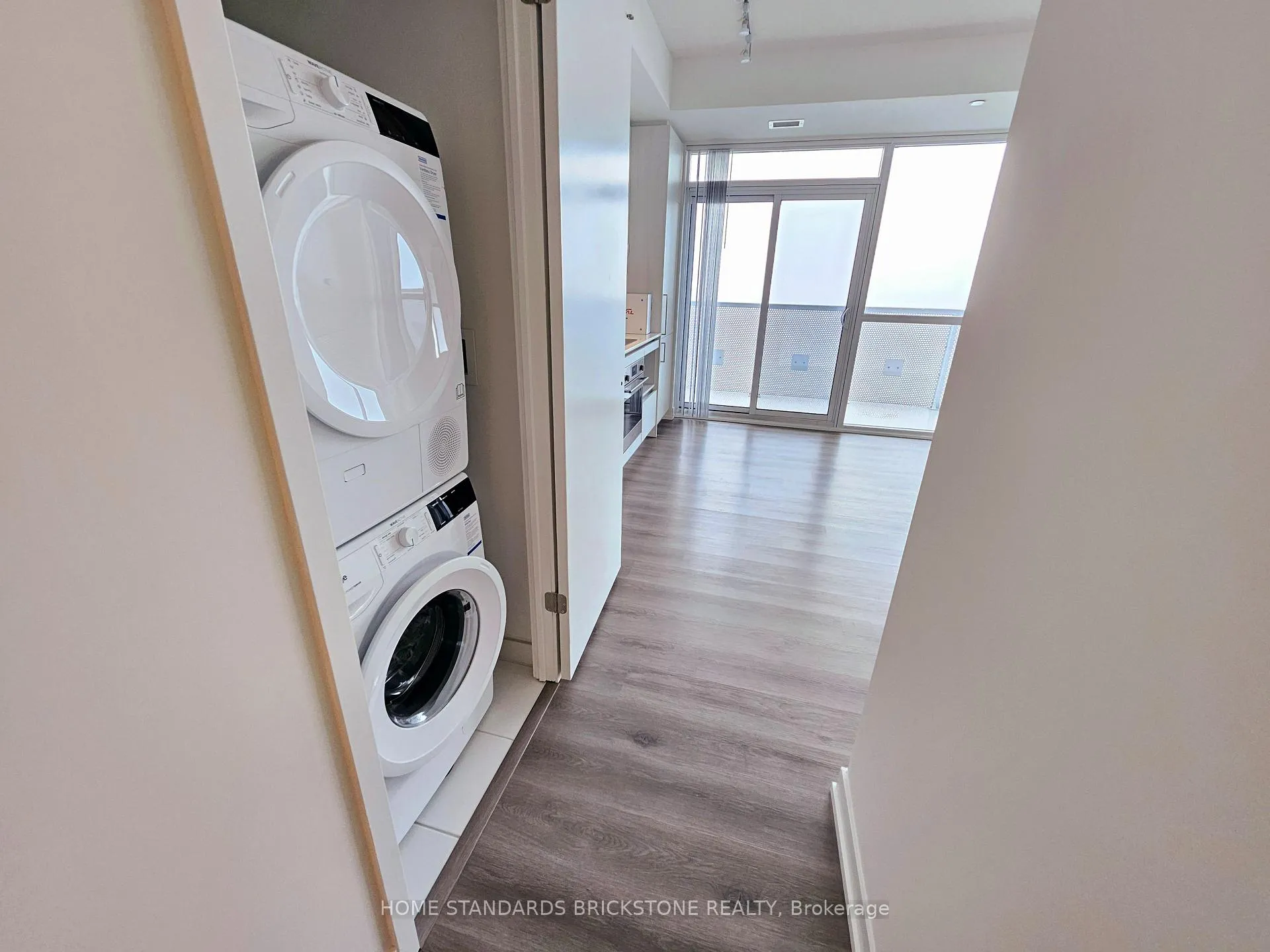 Photo 8 of Unit 3909, 225 Commerce Street, Vaughan, Vaughan Corporate Centre — HOMEH