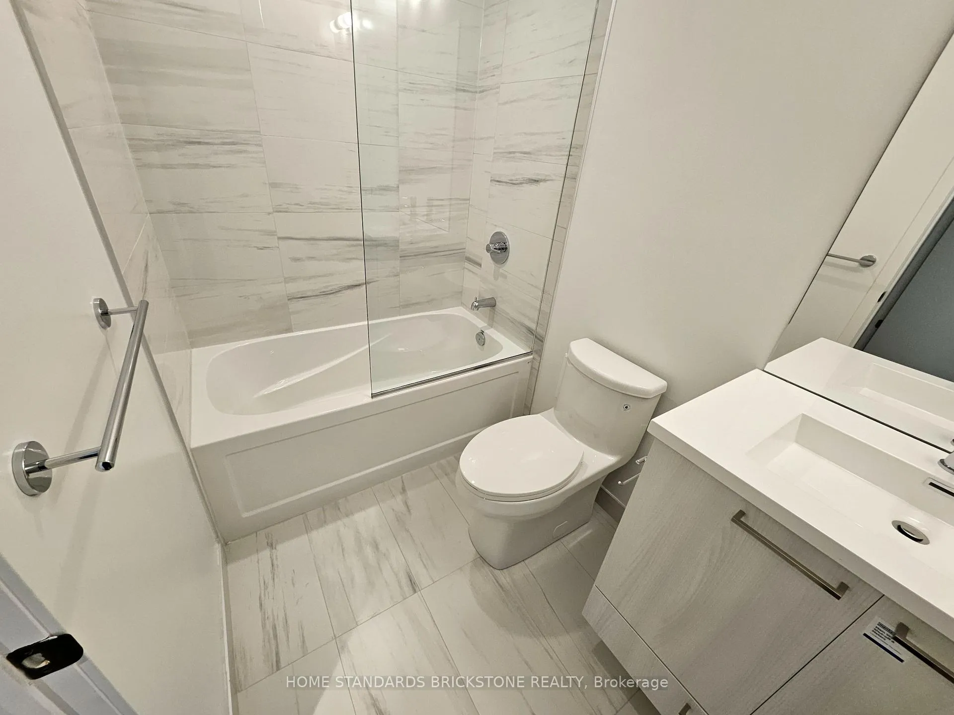 Photo 9 of Unit 3909, 225 Commerce Street, Vaughan, Vaughan Corporate Centre — HOMEH