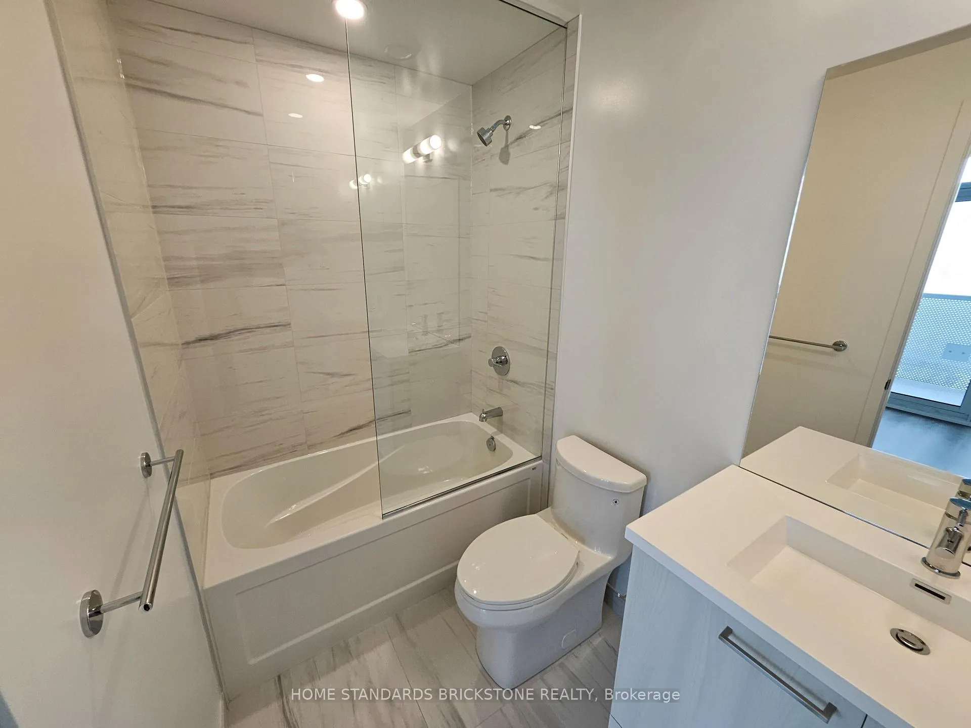 Photo 12 of Unit 3909, 225 Commerce Street, Vaughan, Vaughan Corporate Centre — HOMEH