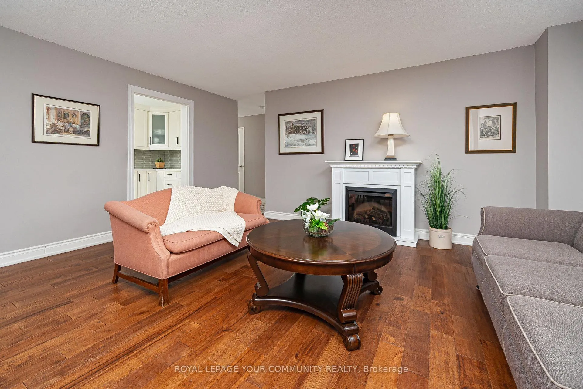 Photo 5 of Unit 608, 60 Inverlochy Boulevard, Markham, Royal Orchard — HOMEH