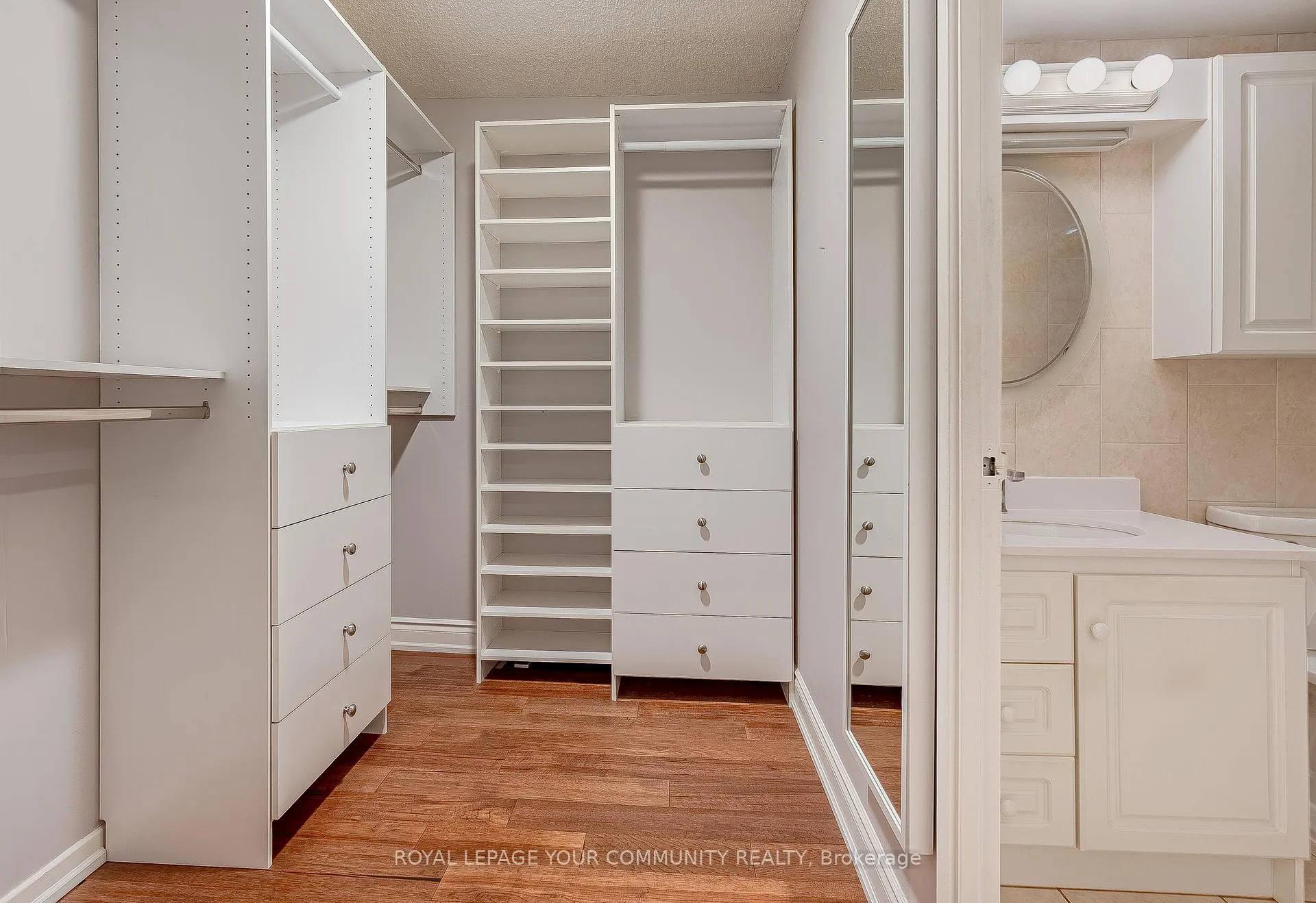 Photo 13 of Unit 608, 60 Inverlochy Boulevard, Markham, Royal Orchard — HOMEH