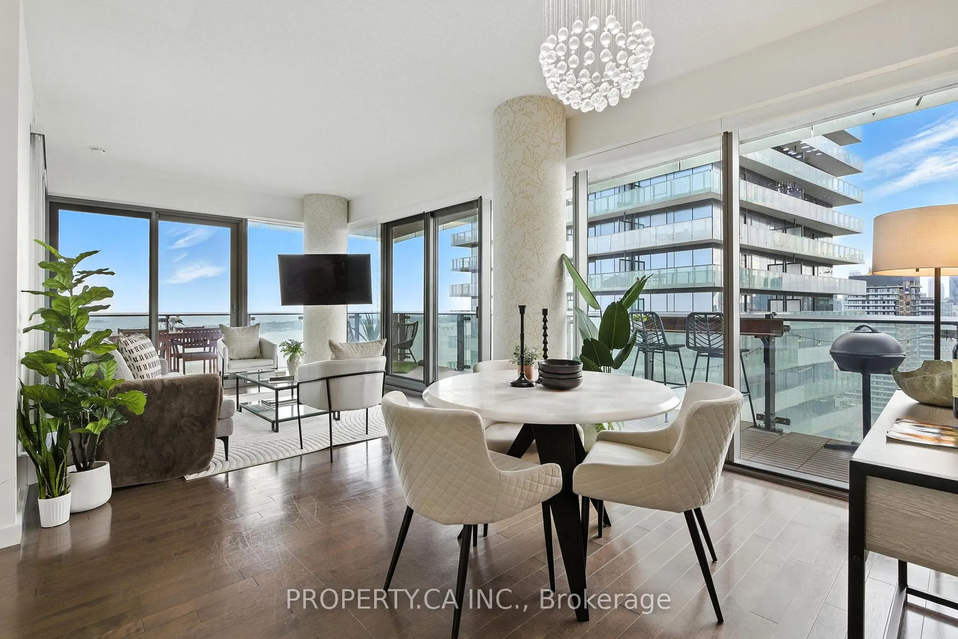 Front of Unit 3008, 390 Cherry Street