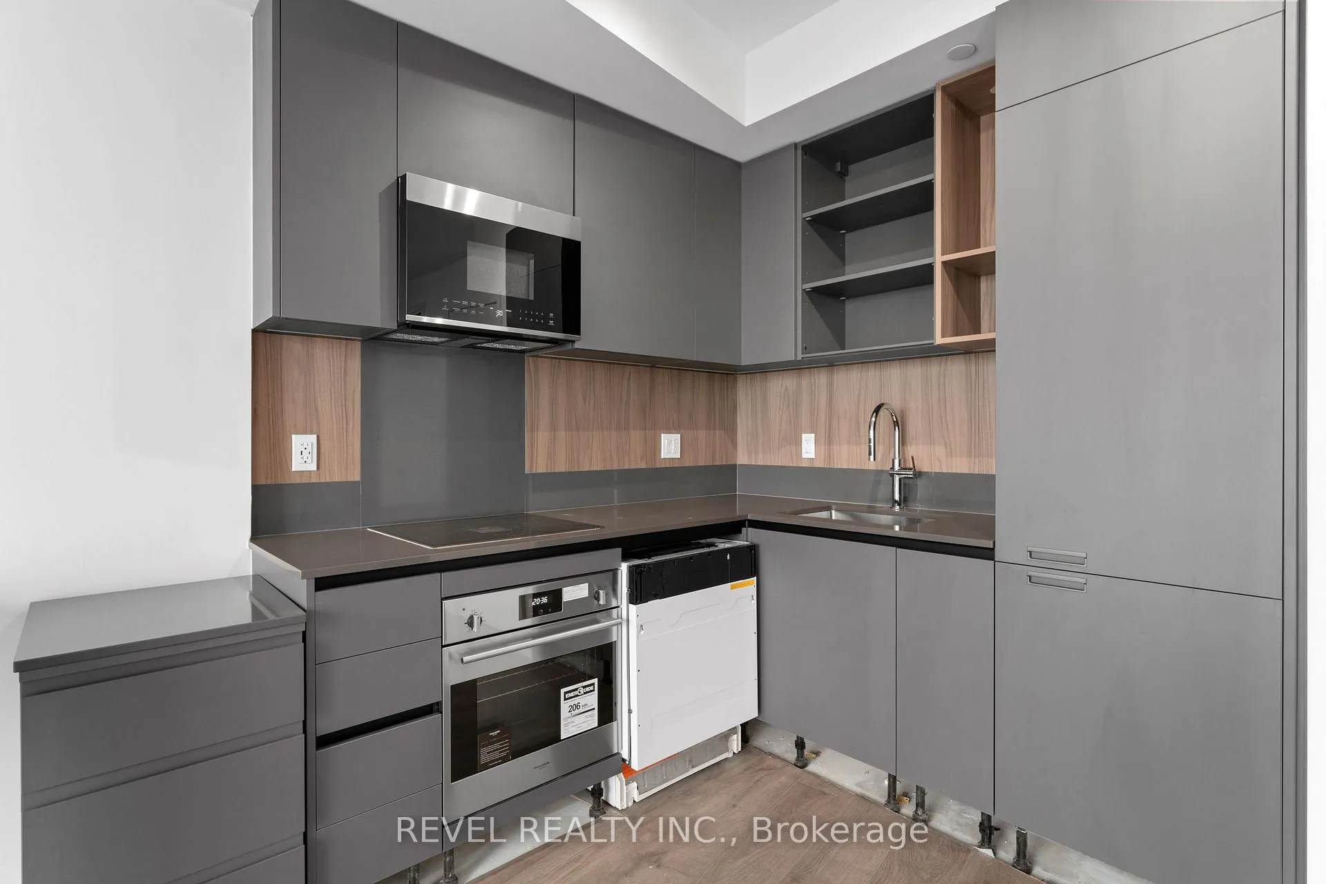 Photo 7 of Unit 2805, 39 Mary Street, Barrie, City Centre — HOMEH