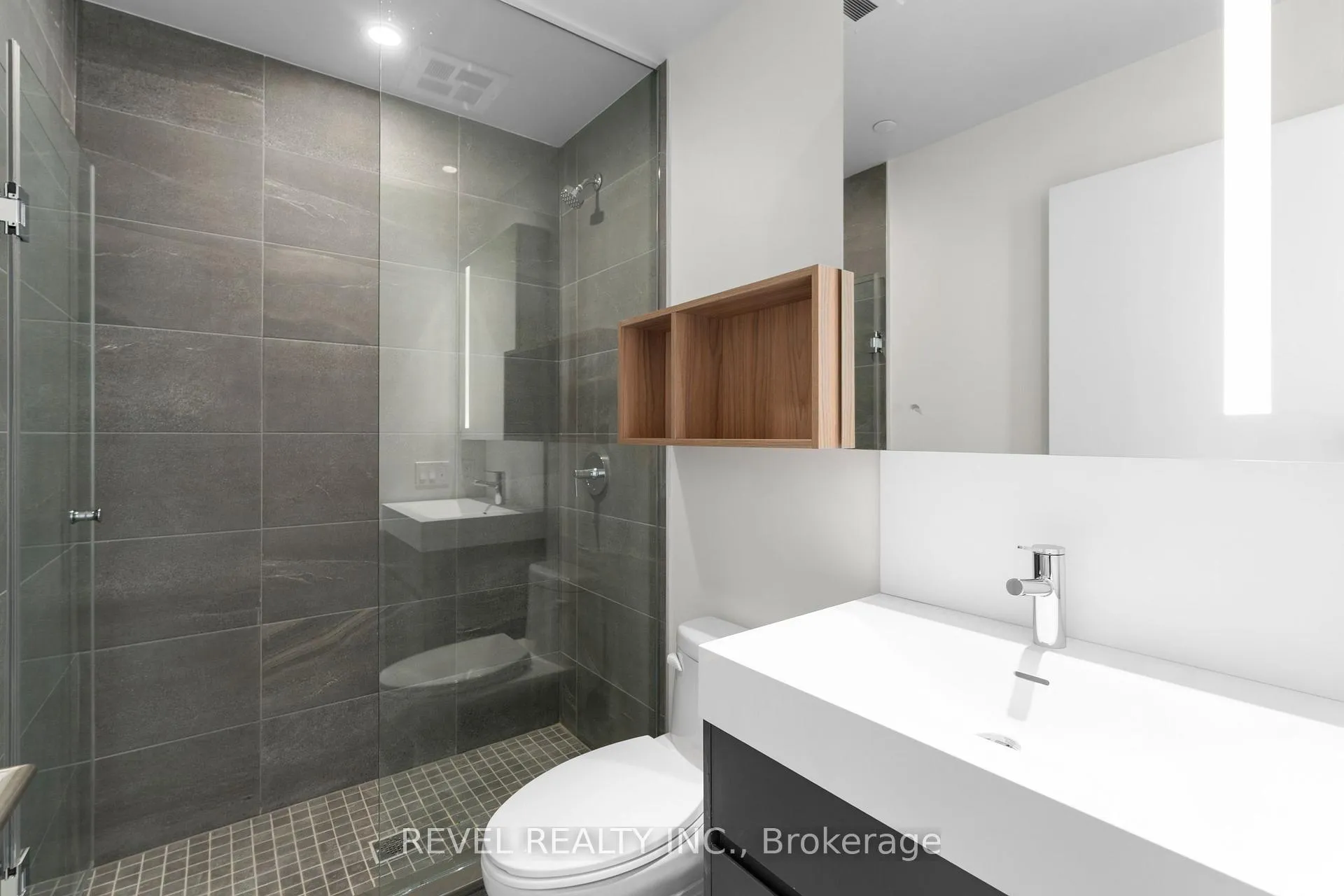 Photo 8 of Unit 2805, 39 Mary Street, Barrie, City Centre — HOMEH