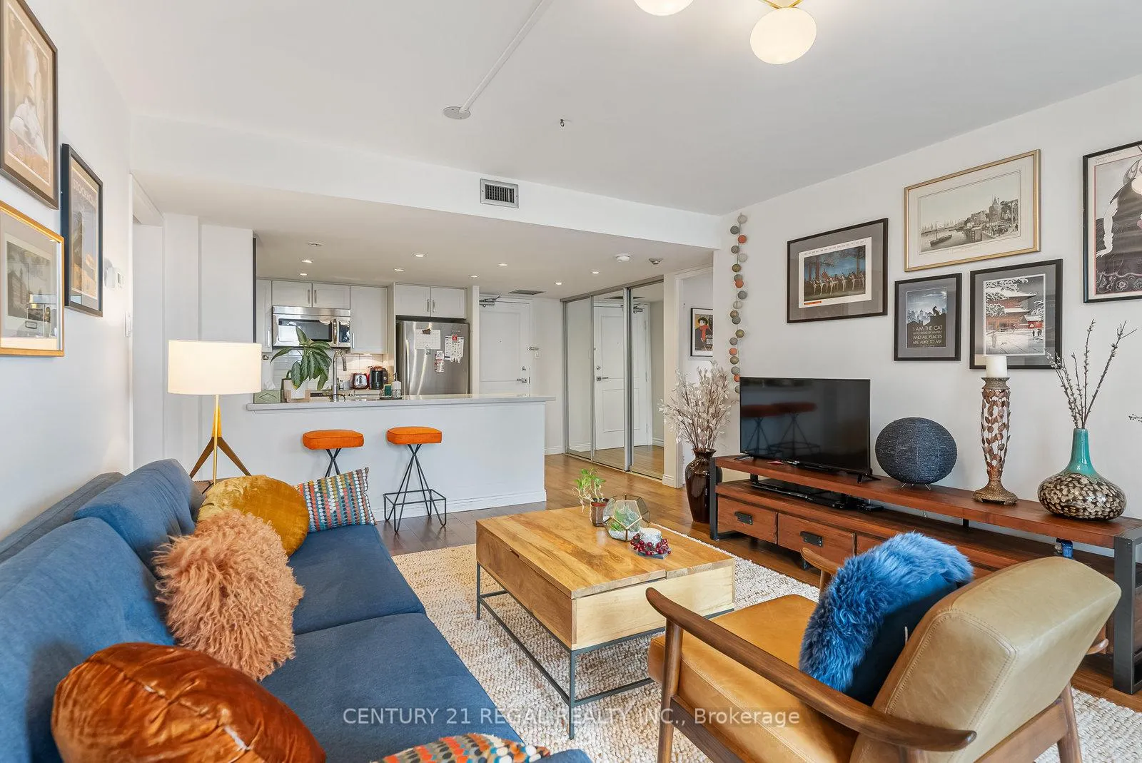 Photo 11 of Unit 710, 701 King Street W, Toronto, Niagara — HOMEH