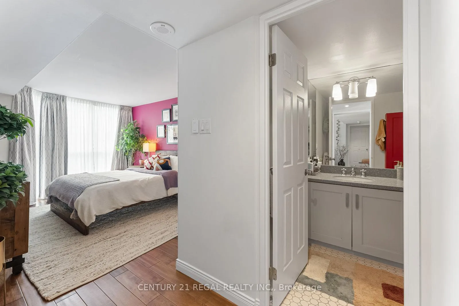 Photo 19 of Unit 710, 701 King Street W, Toronto, Niagara — HOMEH