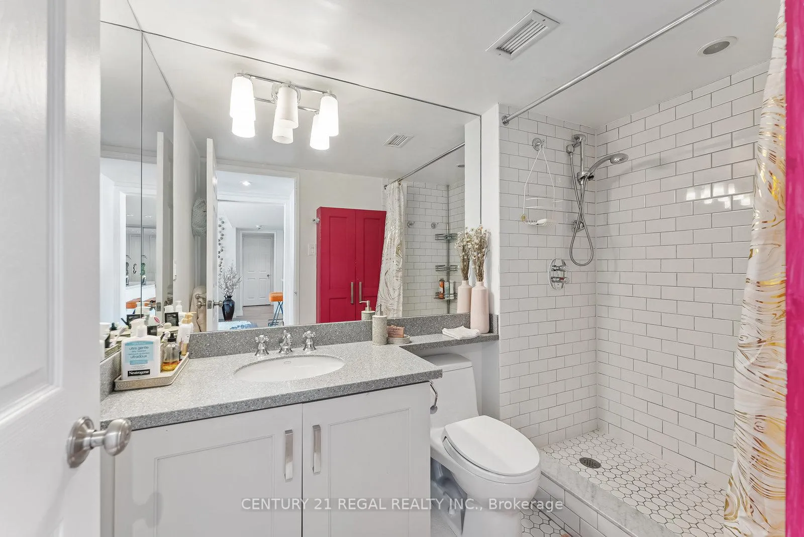 Photo 23 of Unit 710, 701 King Street W, Toronto, Niagara — HOMEH