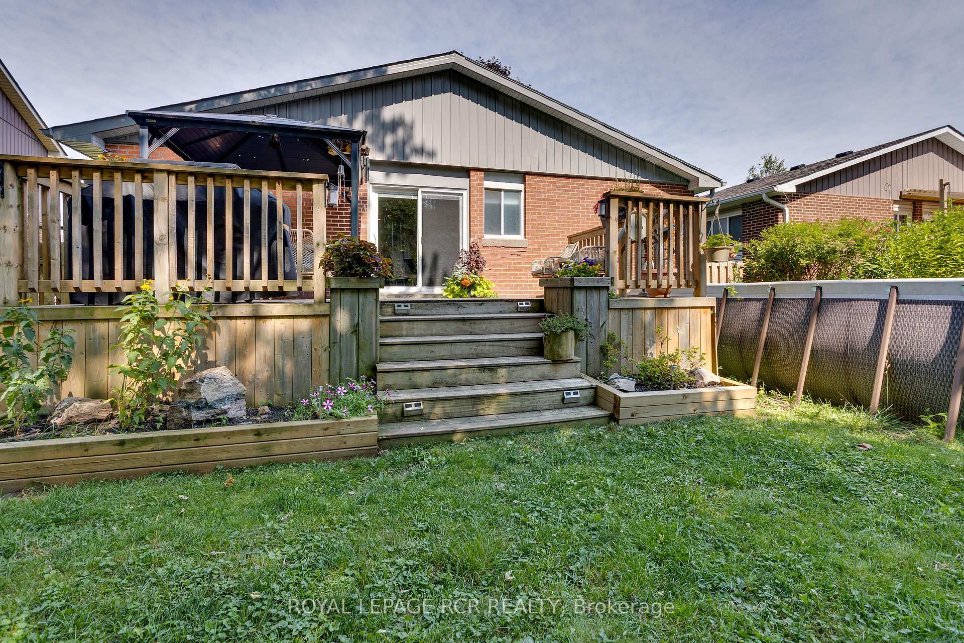 Photo 3 of 55 West Street W, Georgina, Sutton & Jackson's Point — HOMEH