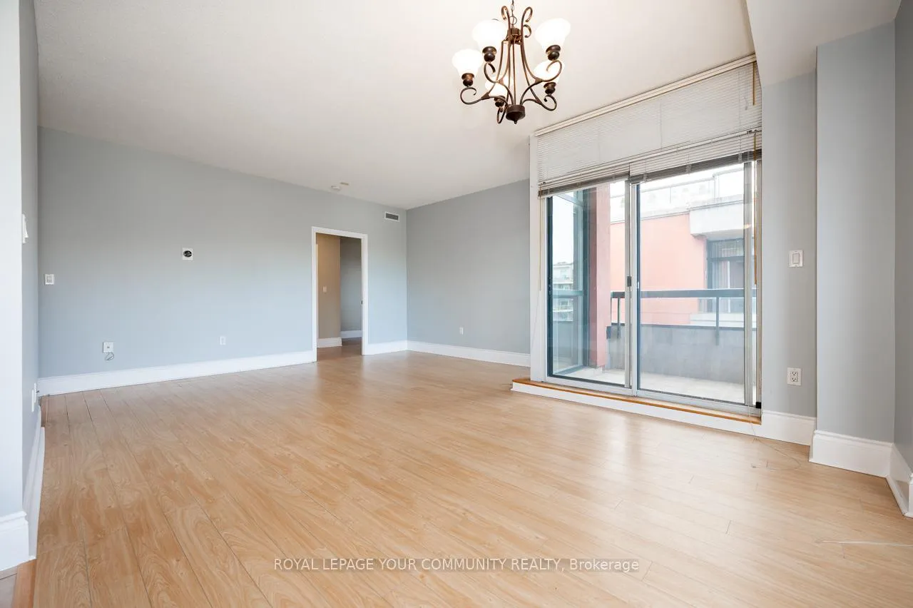 Photo 3 of Unit 411, 53 Woodbridge Avenue, Vaughan, West Woodbridge — HOMEH