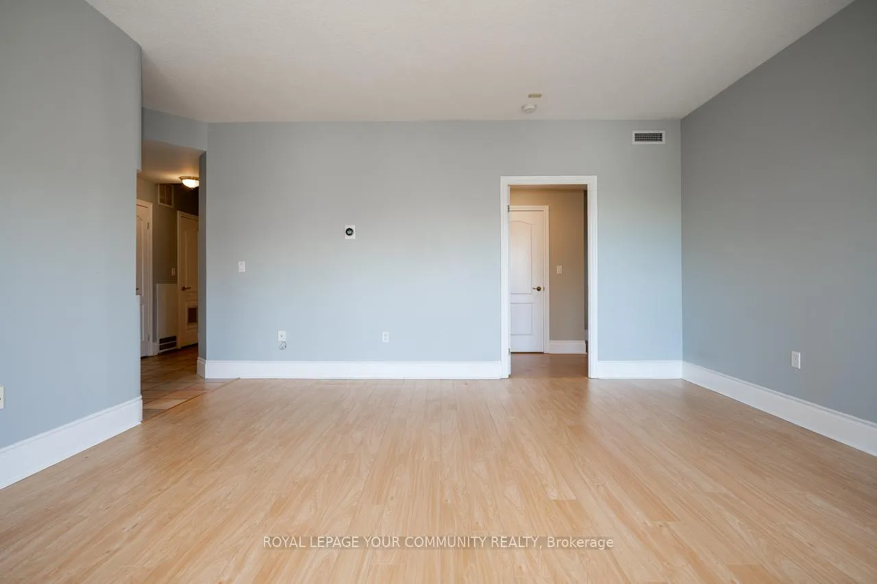 Photo 4 of Unit 411, 53 Woodbridge Avenue, Vaughan, West Woodbridge — HOMEH