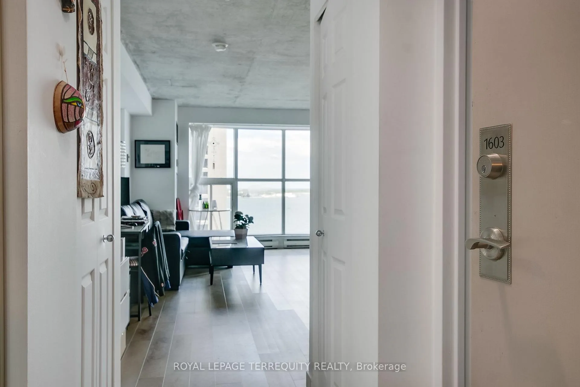 Photo 2 of Unit 1603, 99 Harbour Square, Toronto, Waterfront Communities — HOMEH