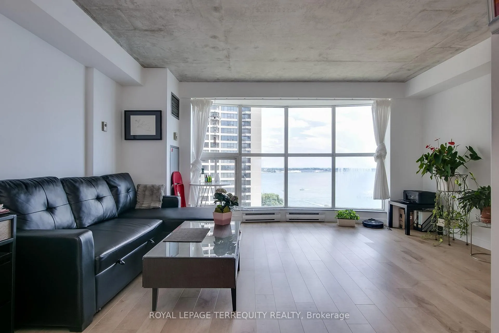 Photo 6 of Unit 1603, 99 Harbour Square, Toronto, Waterfront Communities — HOMEH