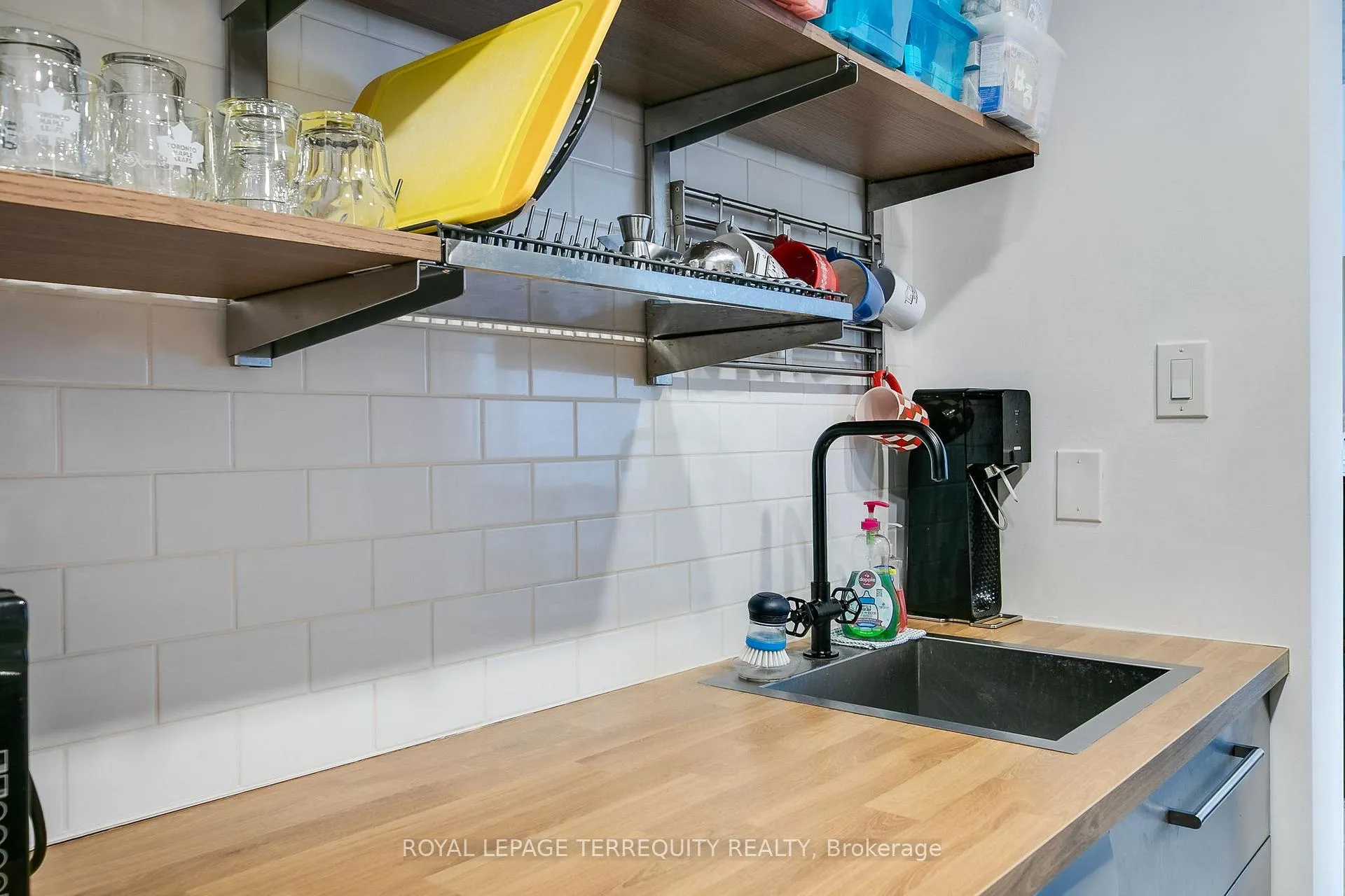 Photo 12 of Unit 1603, 99 Harbour Square, Toronto, Waterfront Communities — HOMEH