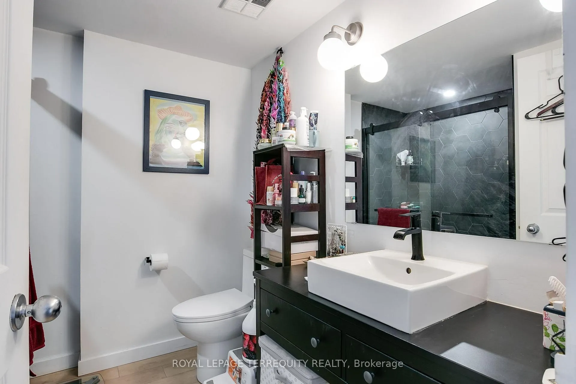 Photo 13 of Unit 1603, 99 Harbour Square, Toronto, Waterfront Communities — HOMEH
