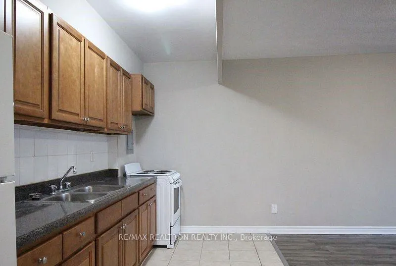 Photo 6 of Unit 414B, 468 Ottawa Street, Hamilton, Crown Point — HOMEH