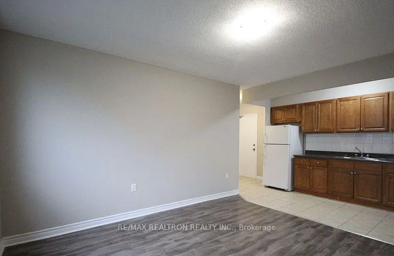 Photo 8 of Unit 414B, 468 Ottawa Street, Hamilton, Crown Point — HOMEH