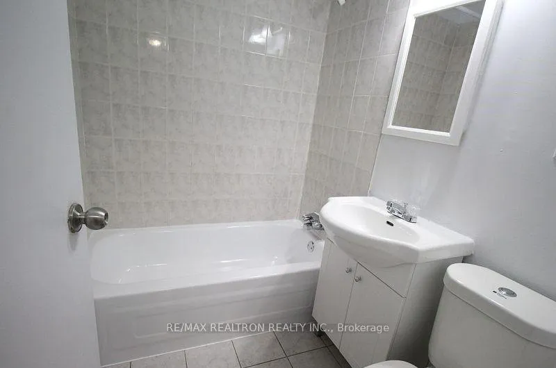 Photo 12 of Unit 414B, 468 Ottawa Street, Hamilton, Crown Point — HOMEH