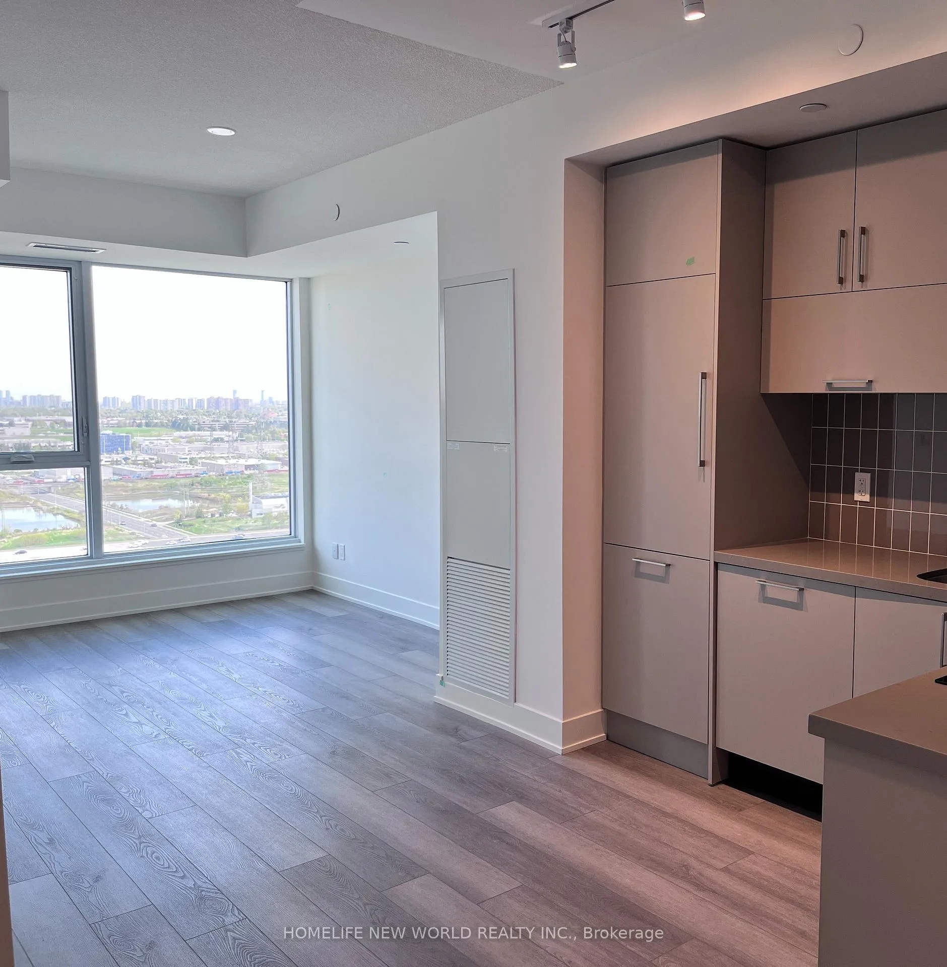 Photo 3 of Unit 2408, 38 Andre De Grasse Street, Markham, Unionville — HOMEH