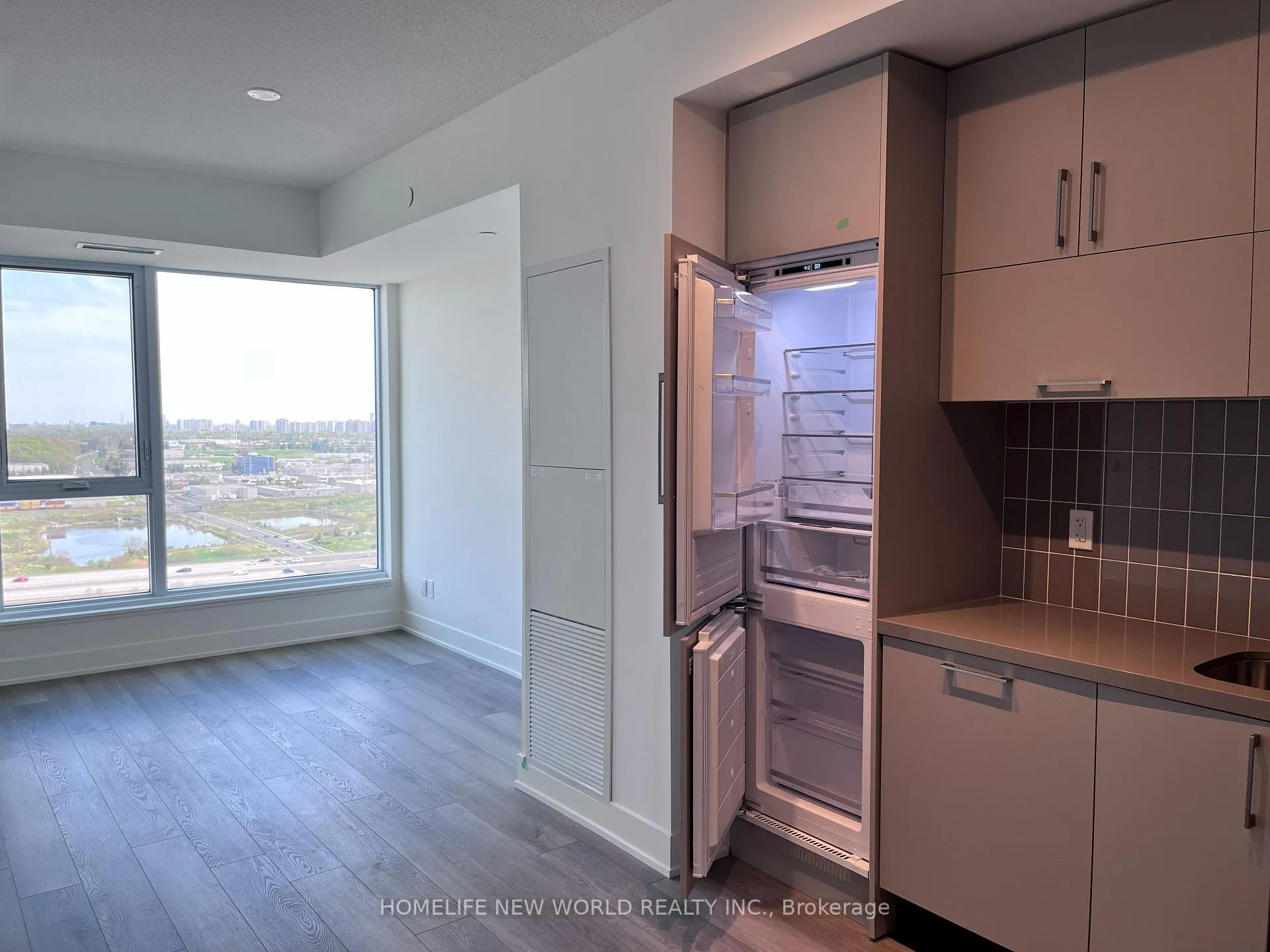 Photo 4 of Unit 2408, 38 Andre De Grasse Street, Markham, Unionville — HOMEH