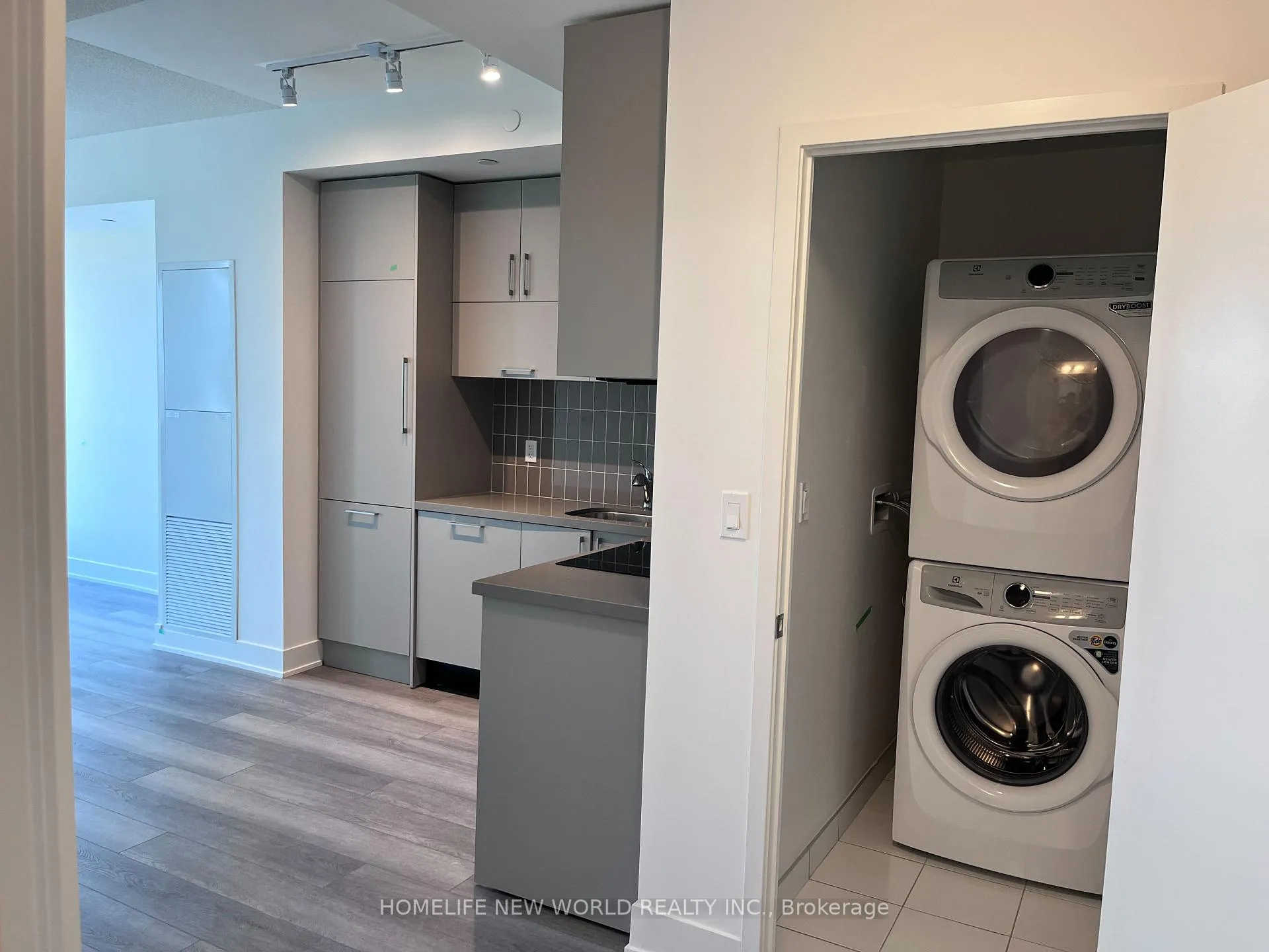 Photo 6 of Unit 2408, 38 Andre De Grasse Street, Markham, Unionville — HOMEH