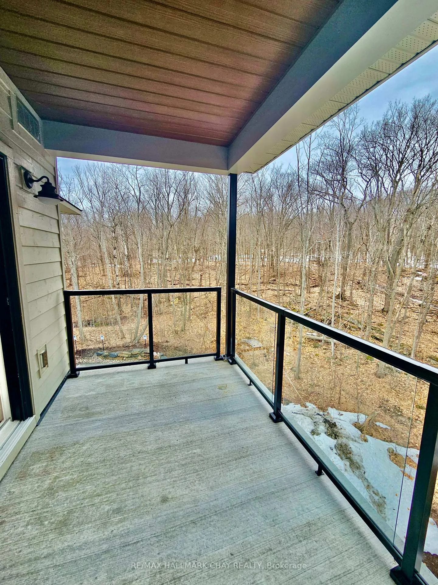 Photo 3 of Unit 402, 11B Salt Dock Road, Parry Sound — HOMEH