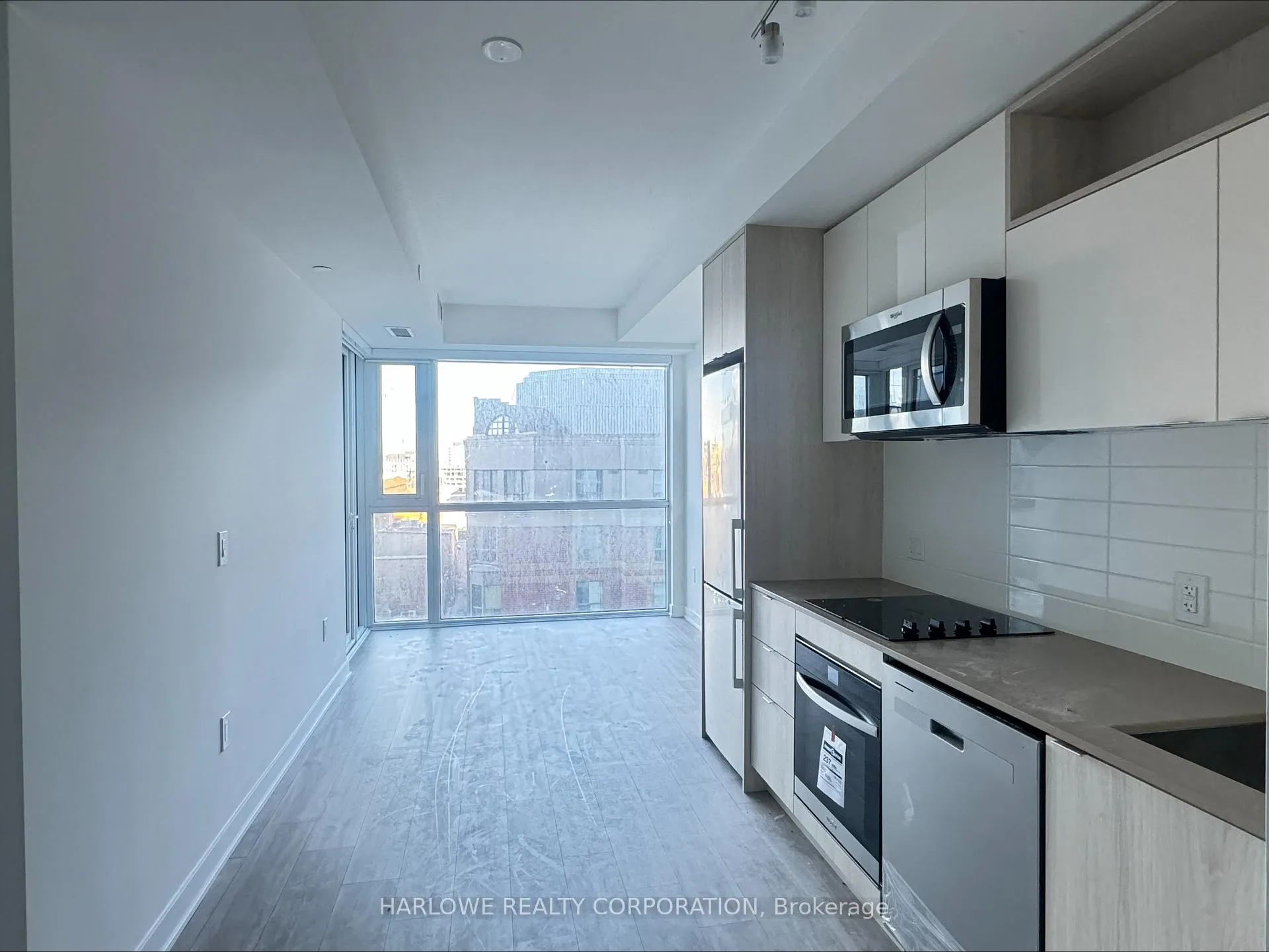 Front of Unit 808 E, 70 Princess Street E