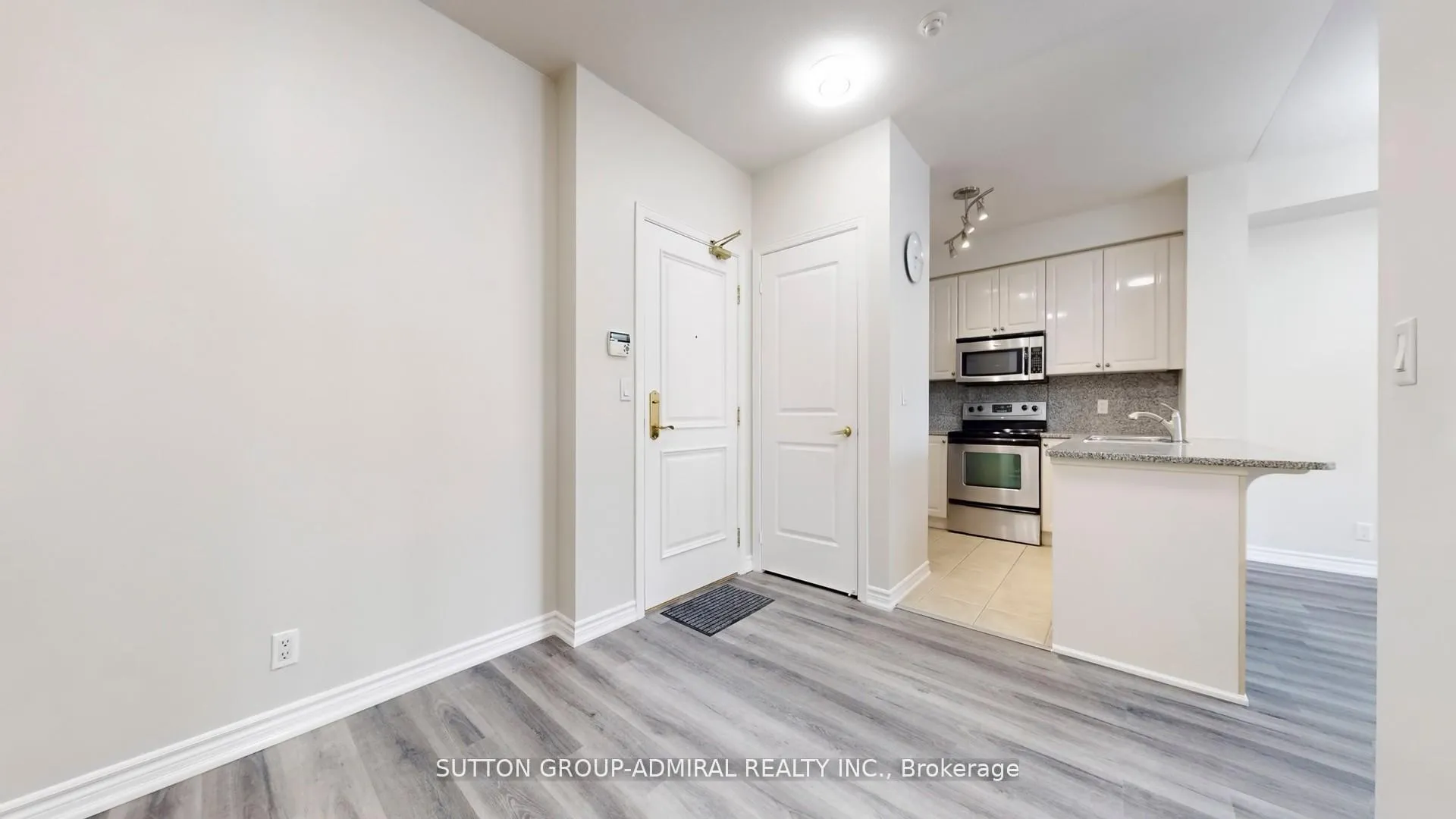 Photo 11 of Unit 607, 9225 Jane Street, Vaughan, Maple — HOMEH
