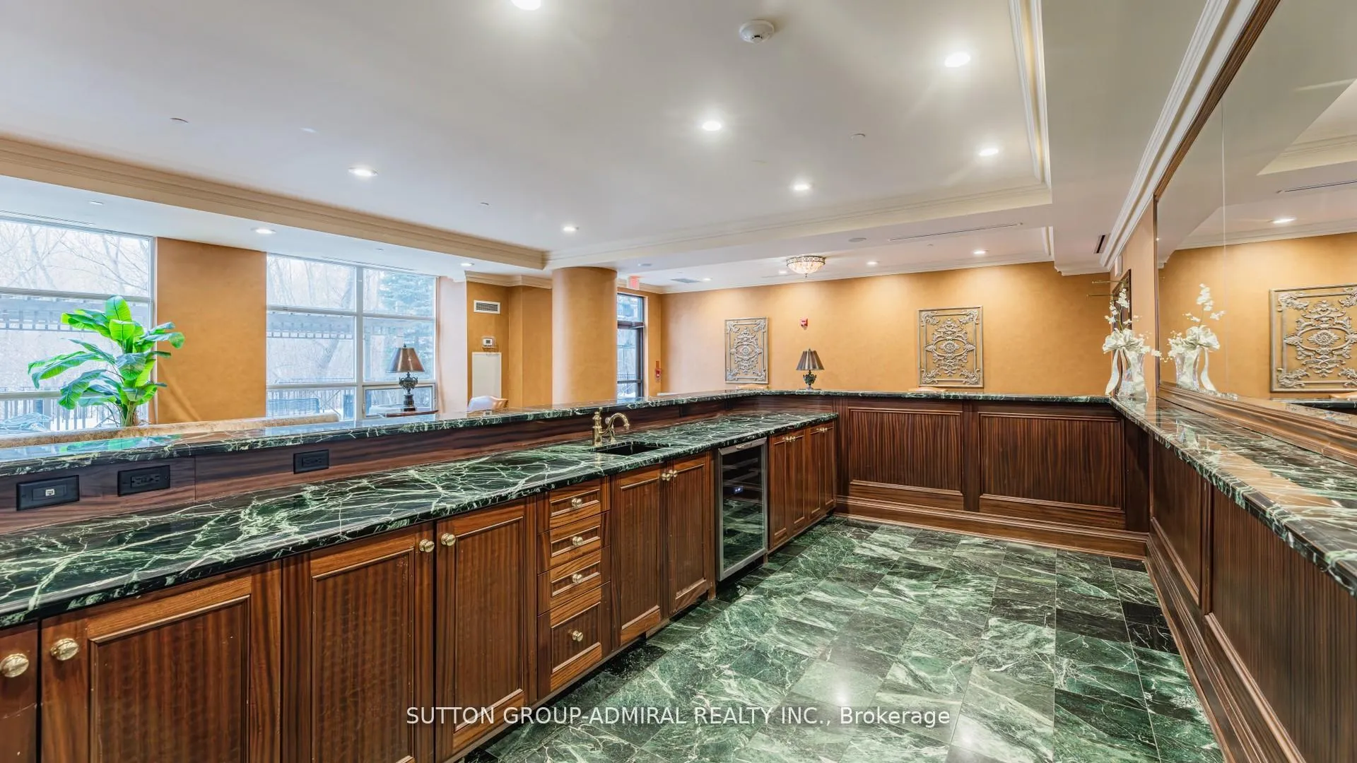 Photo 21 of Unit 607, 9225 Jane Street, Vaughan, Maple — HOMEH