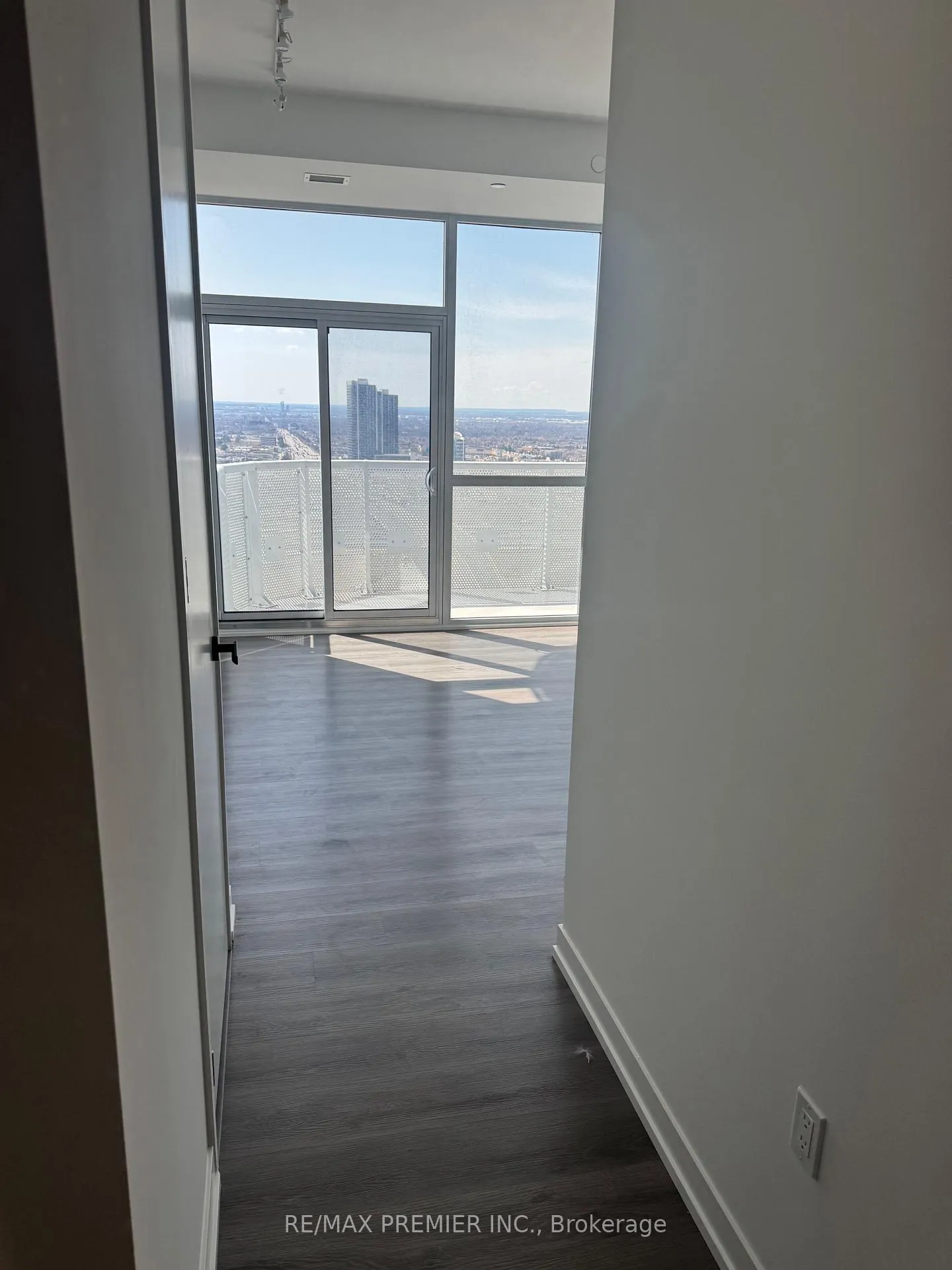 Photo 11 of Unit 2709, 225 Commerce Street, Vaughan, Vaughan Corporate Centre — HOMEH