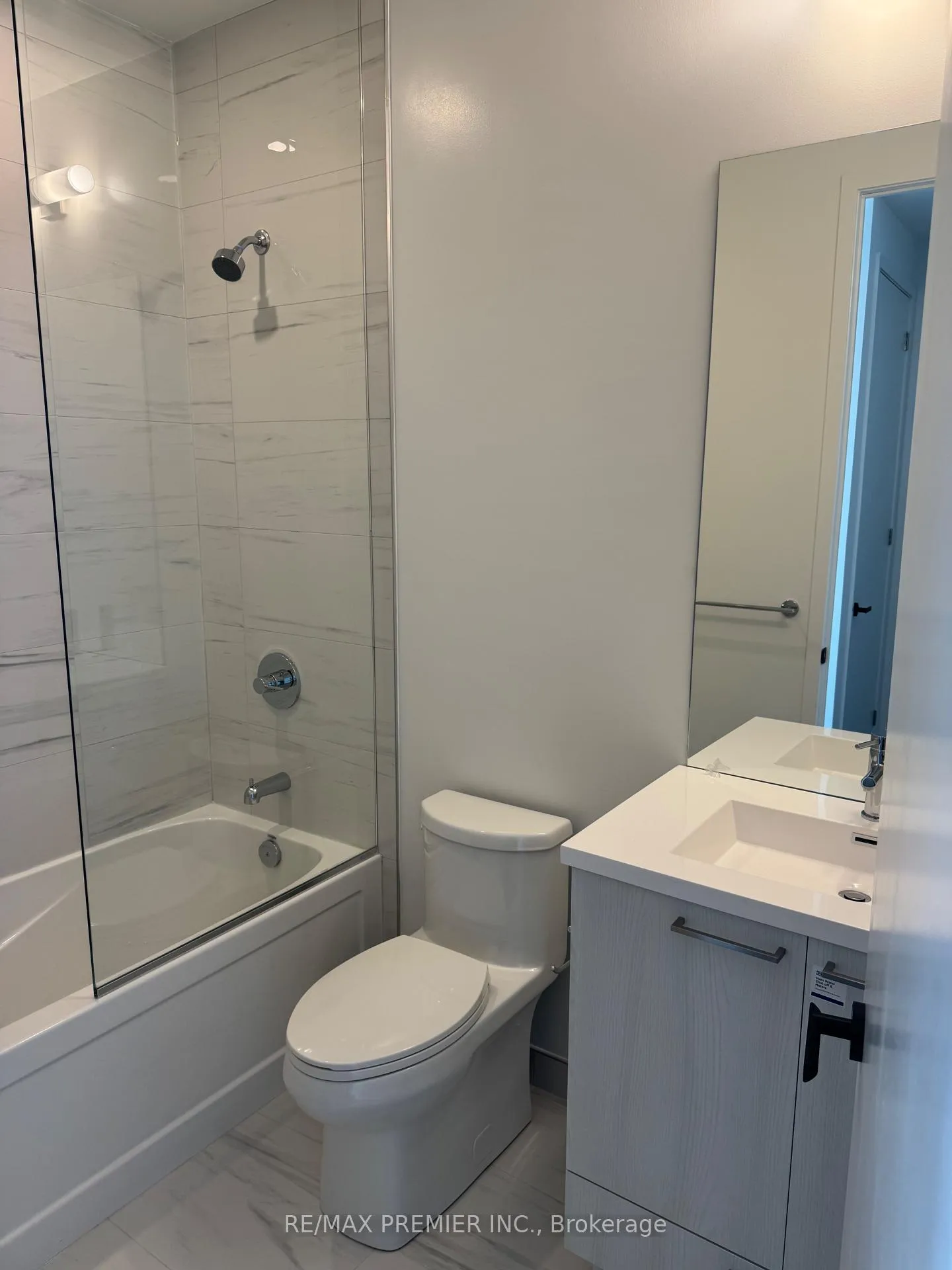 Photo 12 of Unit 2709, 225 Commerce Street, Vaughan, Vaughan Corporate Centre — HOMEH