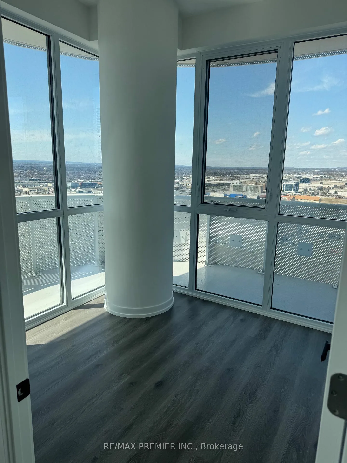 Photo 17 of Unit 2709, 225 Commerce Street, Vaughan, Vaughan Corporate Centre — HOMEH