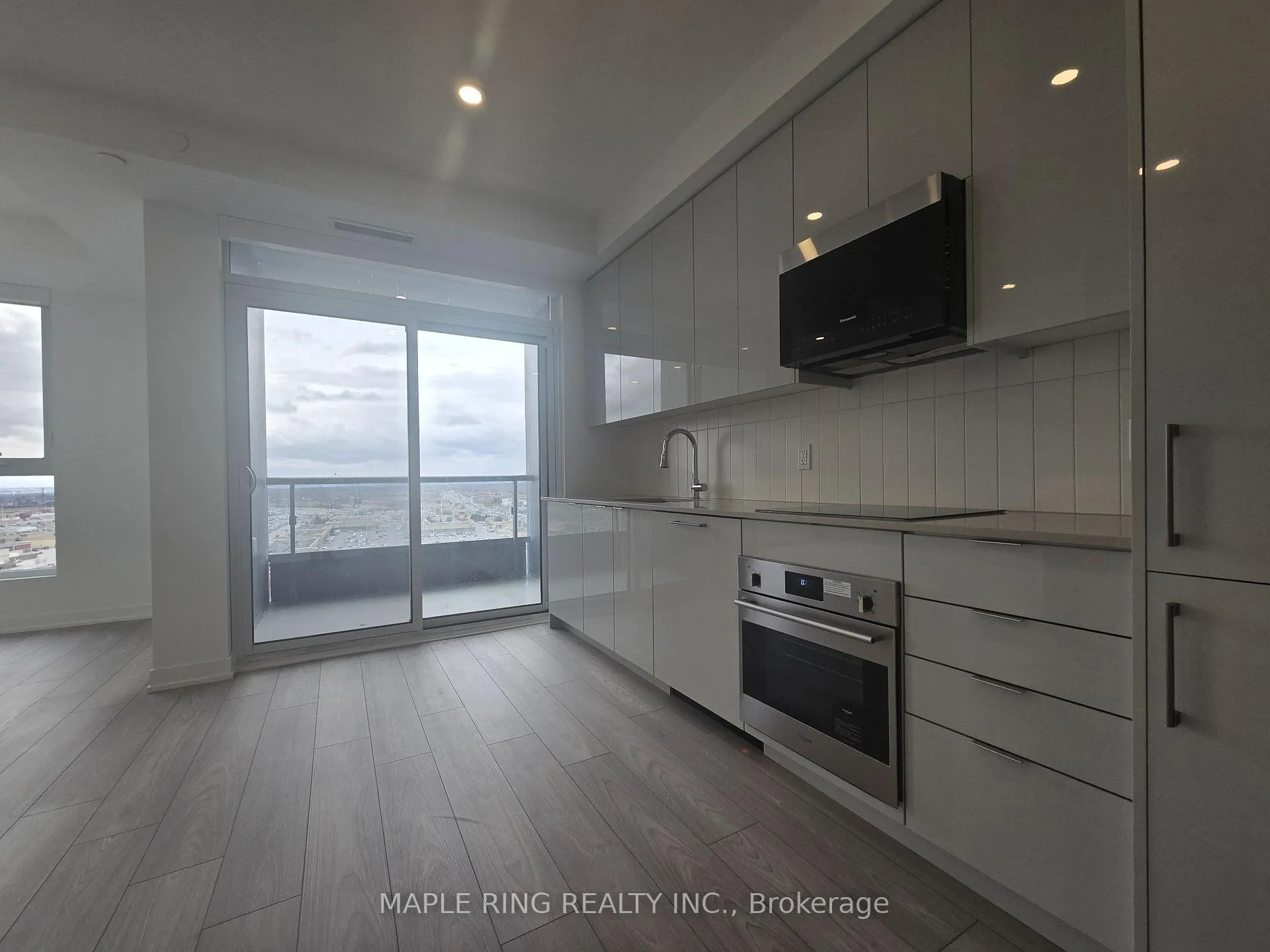 Front of Unit 1520, 10 Abeja Street