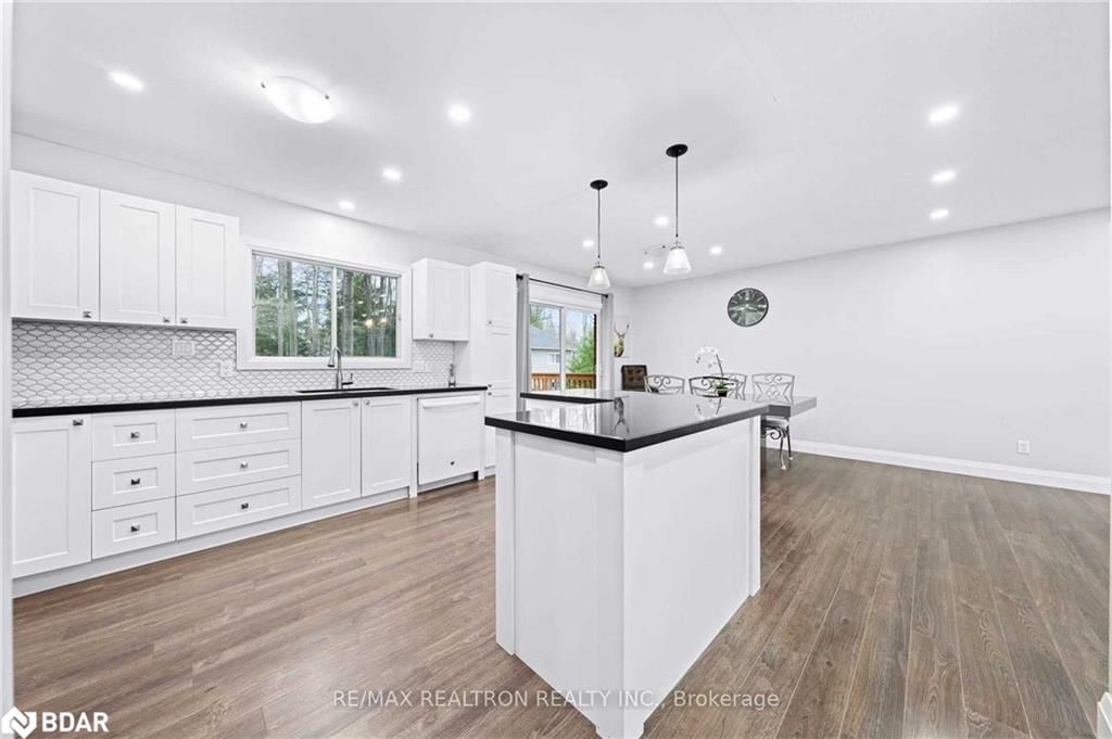 Photo 3 of 40 Rue Vanier, Tiny — HOMEH