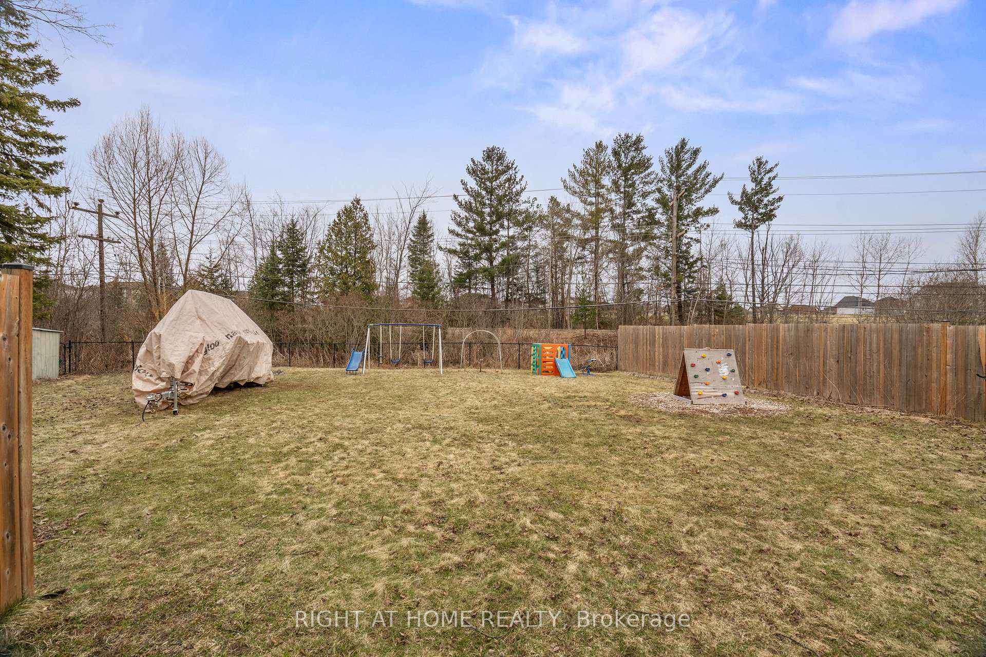 Photo 16 of 252 Cindy Lane, Essa, Angus — HOMEH