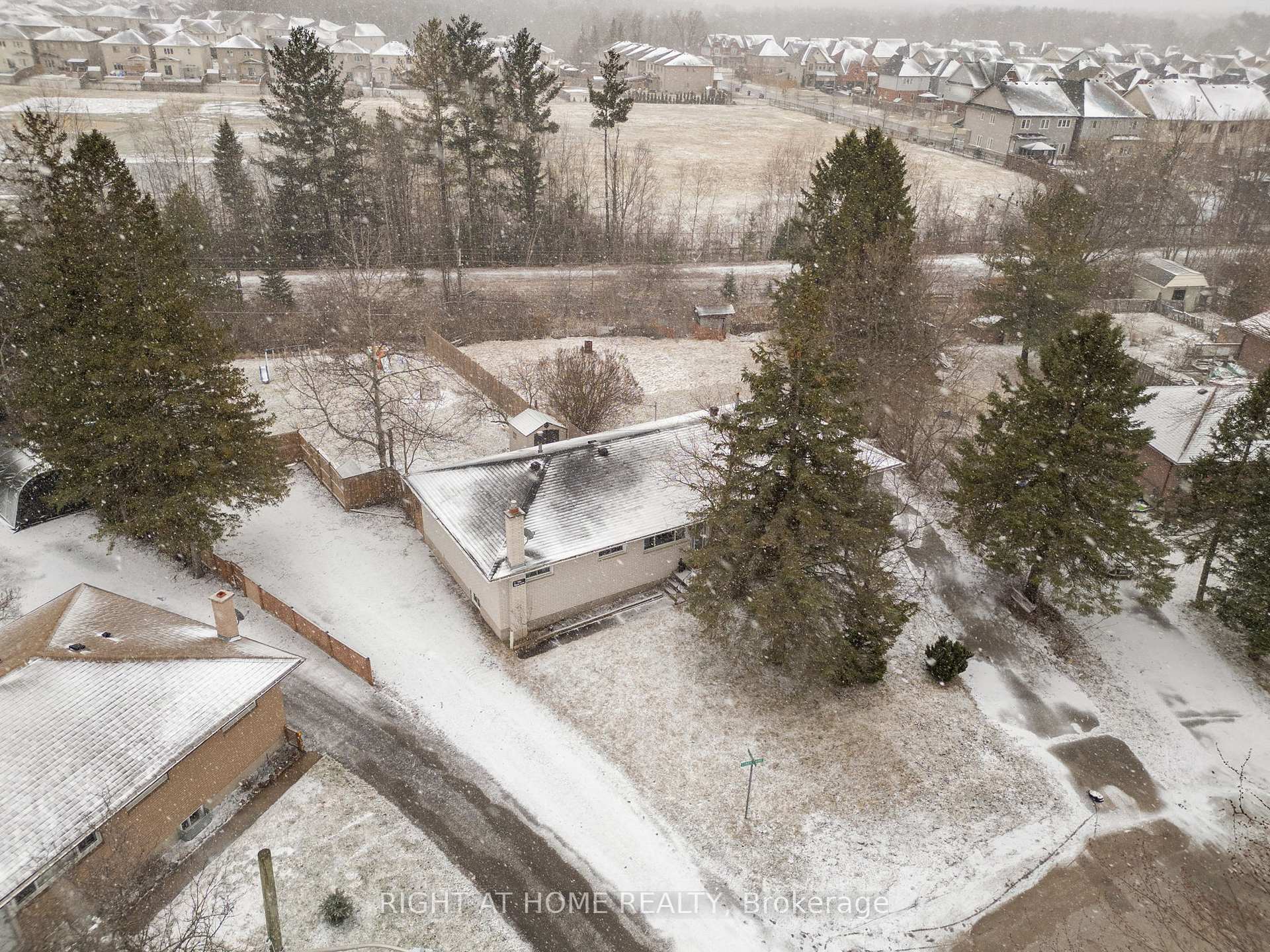Photo 21 of 252 Cindy Lane, Essa, Angus — HOMEH