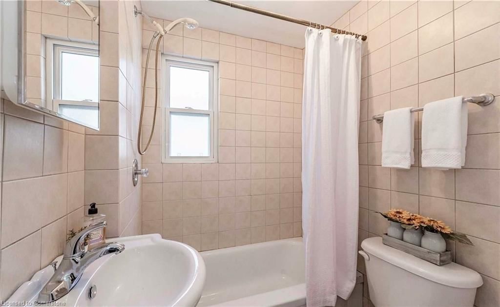 Photo 4 of 27 Cluny Avenue, Hamilton, Crown Point — HOMEH