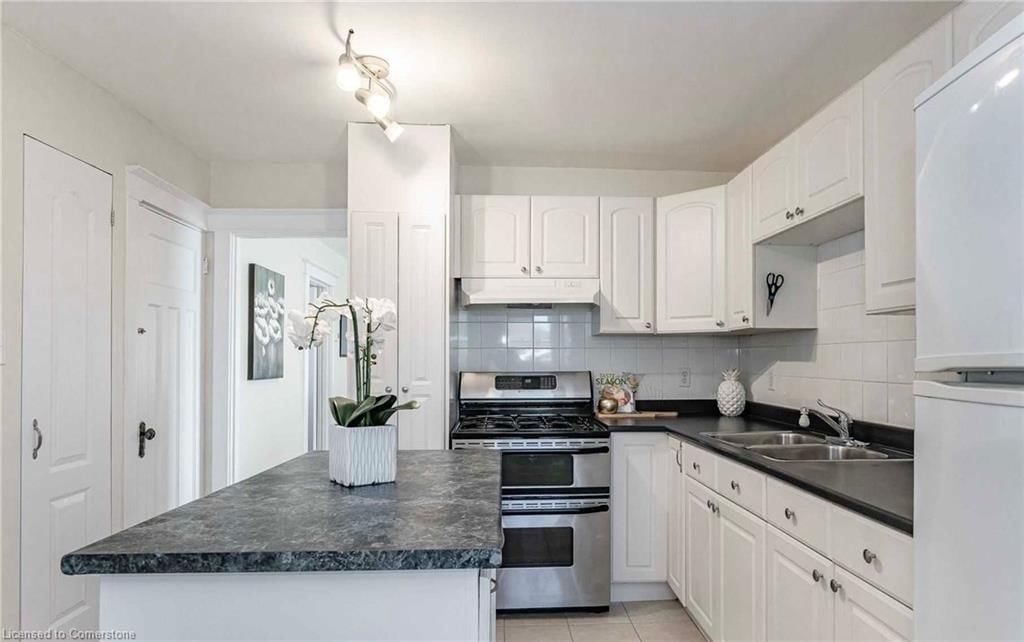 Photo 6 of 27 Cluny Avenue, Hamilton, Crown Point — HOMEH