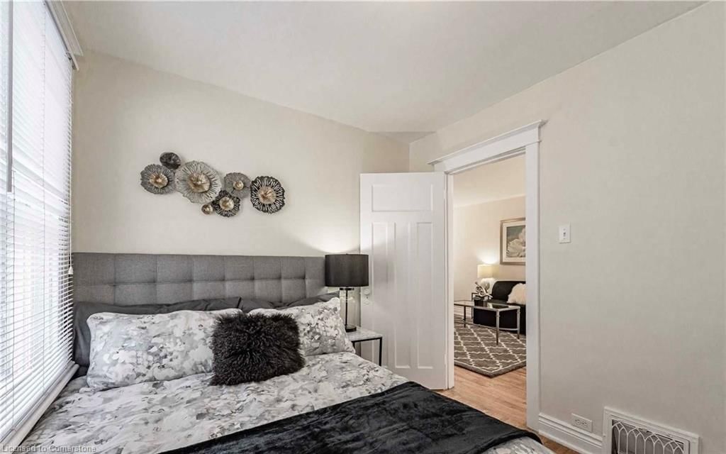 Photo 10 of 27 Cluny Avenue, Hamilton, Crown Point — HOMEH