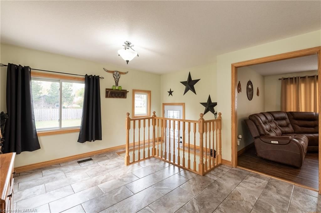 Photo 4 of 55867 Third S/S Street, Bayham, Straffordville — HOMEH
