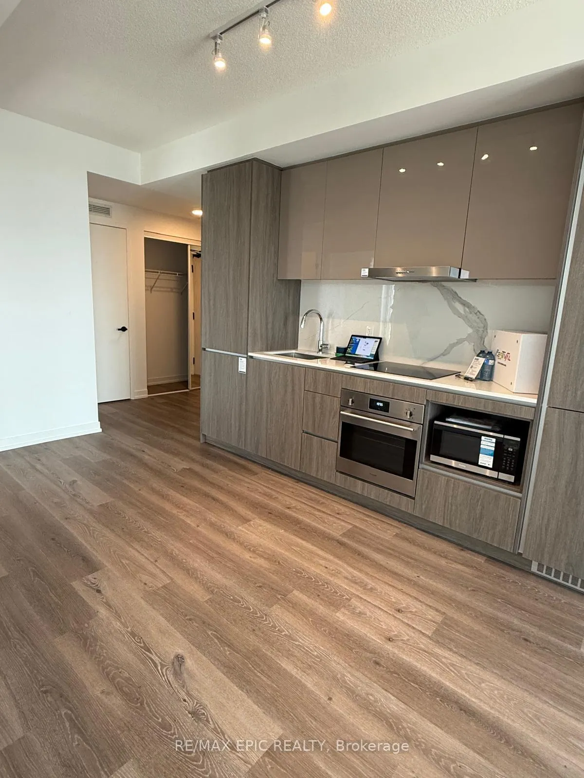 Photo 3 of Unit #2312, 28 Interchange Way, Vaughan, Vaughan Corporate Centre — HOMEH