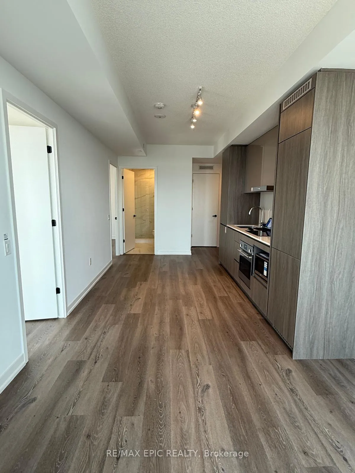 Photo 4 of Unit #2312, 28 Interchange Way, Vaughan, Vaughan Corporate Centre — HOMEH