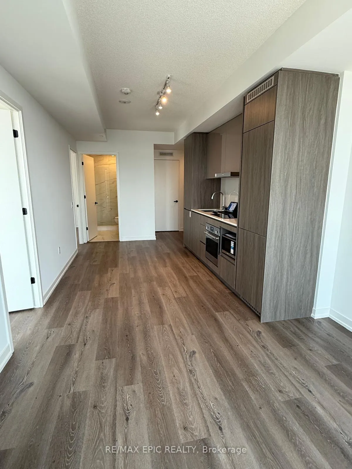 Photo 5 of Unit #2312, 28 Interchange Way, Vaughan, Vaughan Corporate Centre — HOMEH