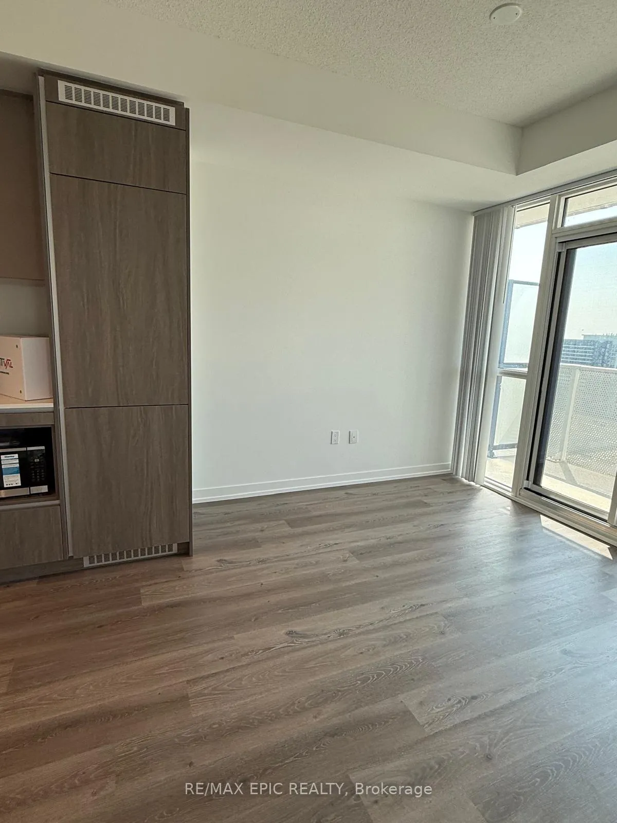 Photo 6 of Unit #2312, 28 Interchange Way, Vaughan, Vaughan Corporate Centre — HOMEH