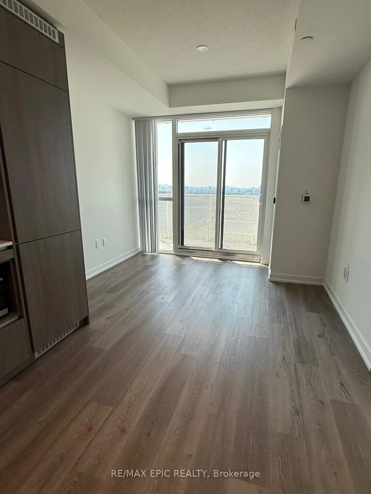 Photo 8 of Unit #2312, 28 Interchange Way, Vaughan, Vaughan Corporate Centre — HOMEH