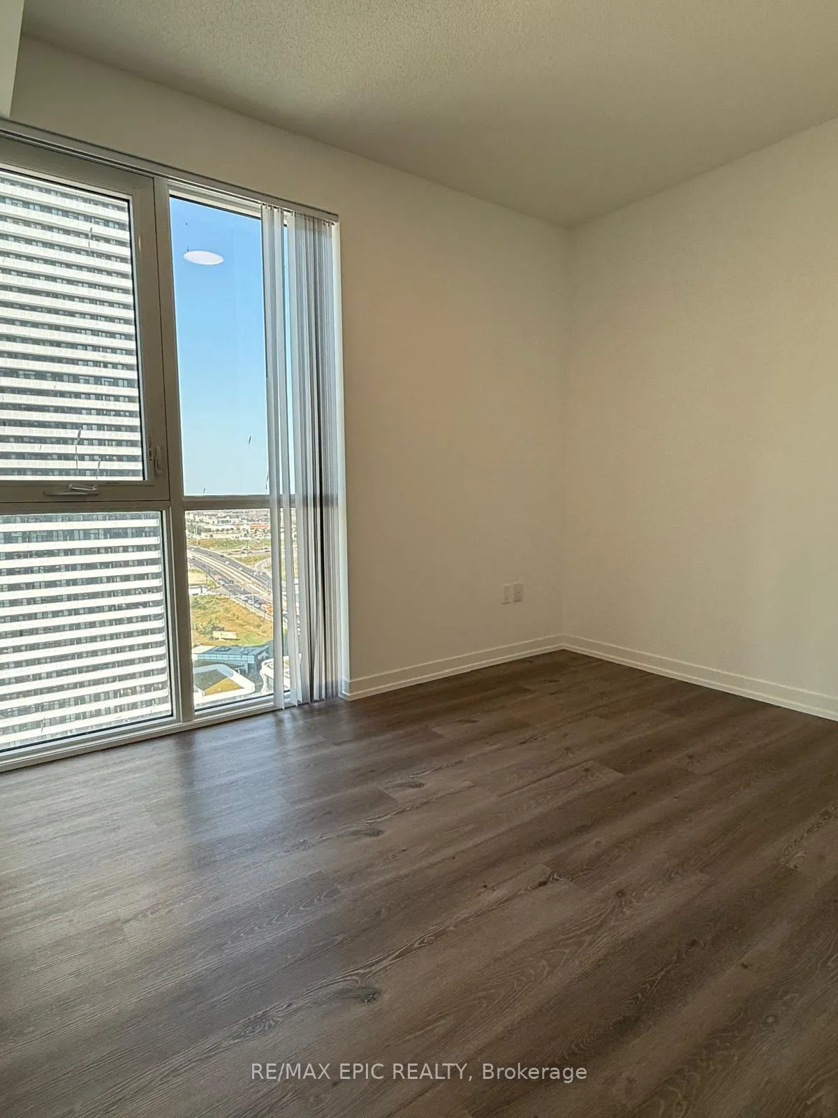 Photo 10 of Unit #2312, 28 Interchange Way, Vaughan, Vaughan Corporate Centre — HOMEH