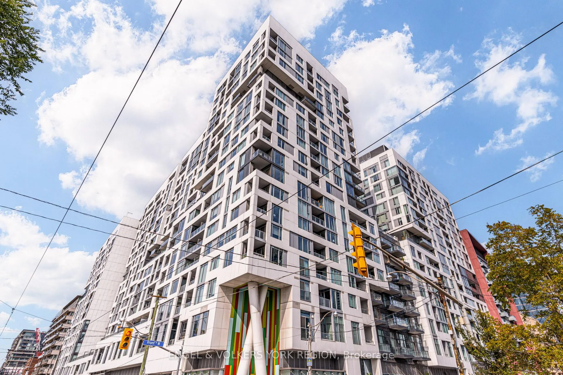 Photo 3 of Unit 1618, 27 Bathurst Street, Toronto, Waterfront Communities — HOMEH
