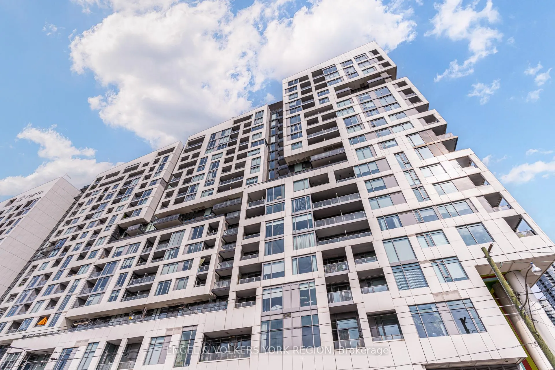 Photo 4 of Unit 1618, 27 Bathurst Street, Toronto, Waterfront Communities — HOMEH